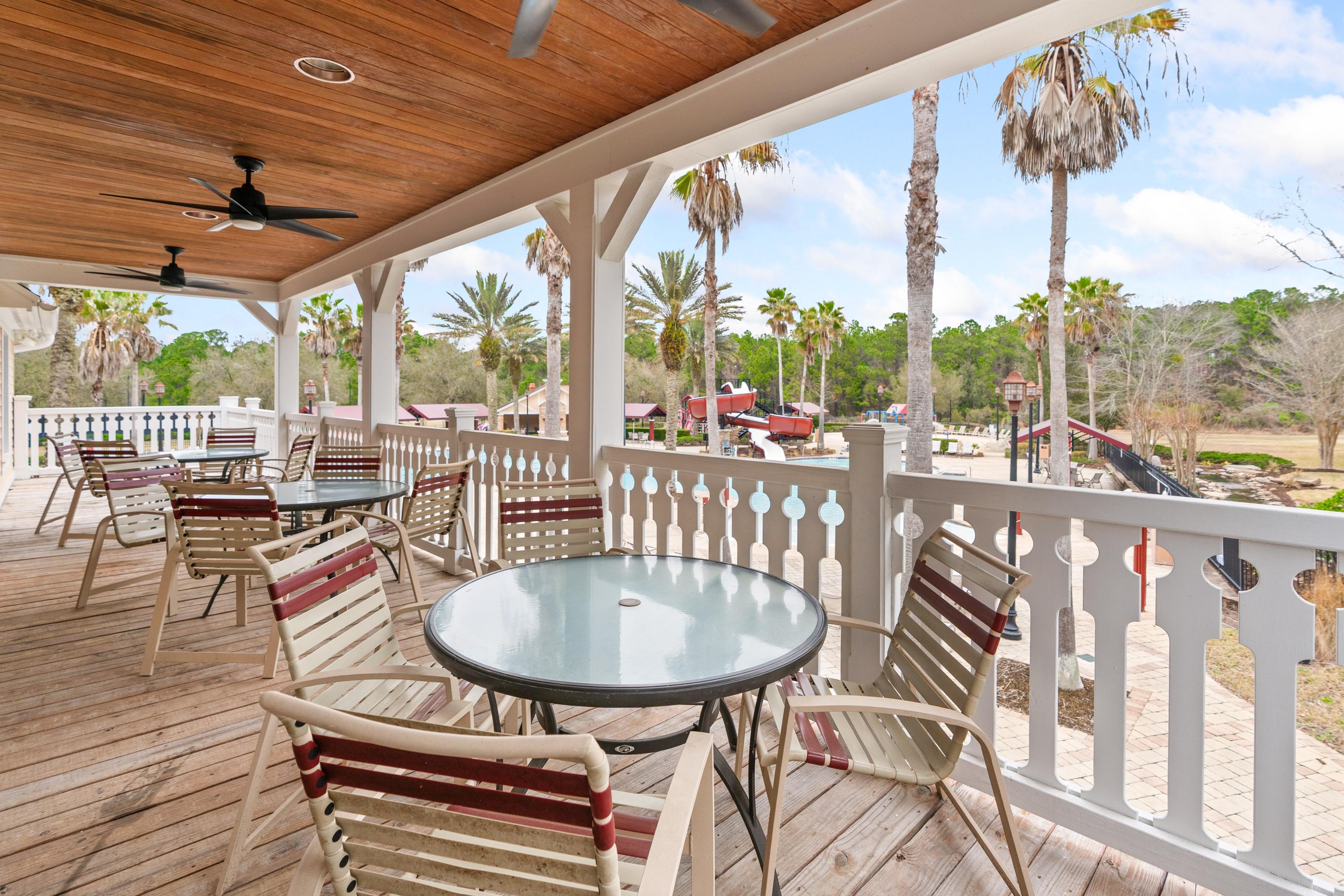 Rolling Hills neighborhood amenity view